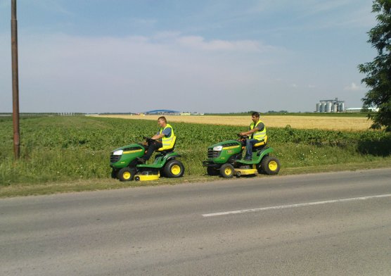 Kosilica-John-Deere-X-126